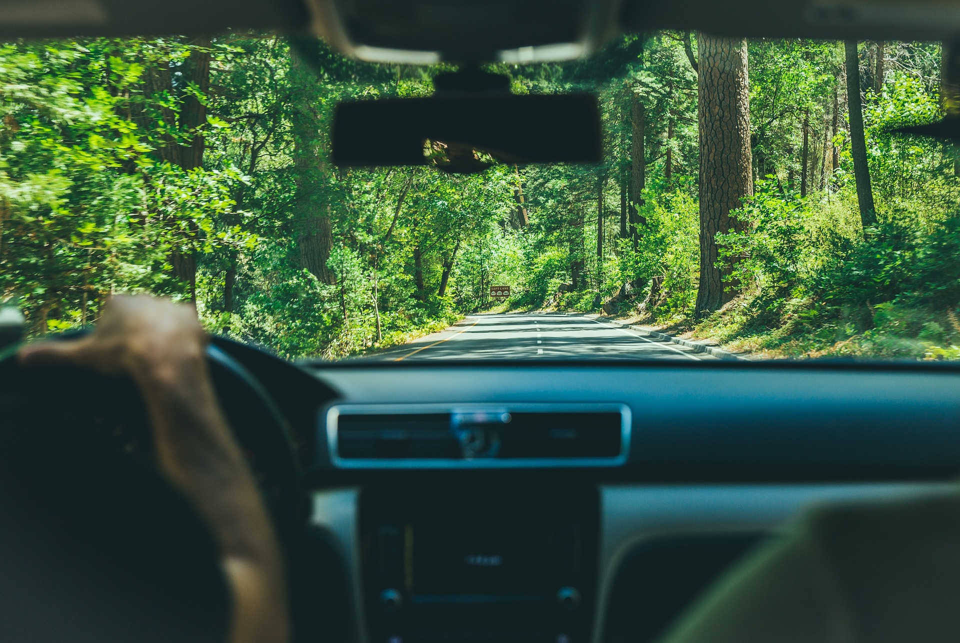 10 Road Trip Hacks for Parents with Kids Under 10 - comprehensive family road trip guide with kids, SmartStops family travel resources