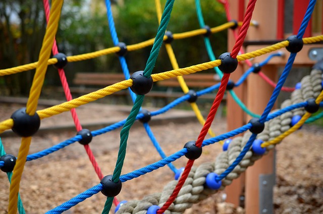 Cities with Parks & Playgrounds: The Complete Guide - SmartStops family road trip guide with kids, family travel tips and gas stations with playgrounds